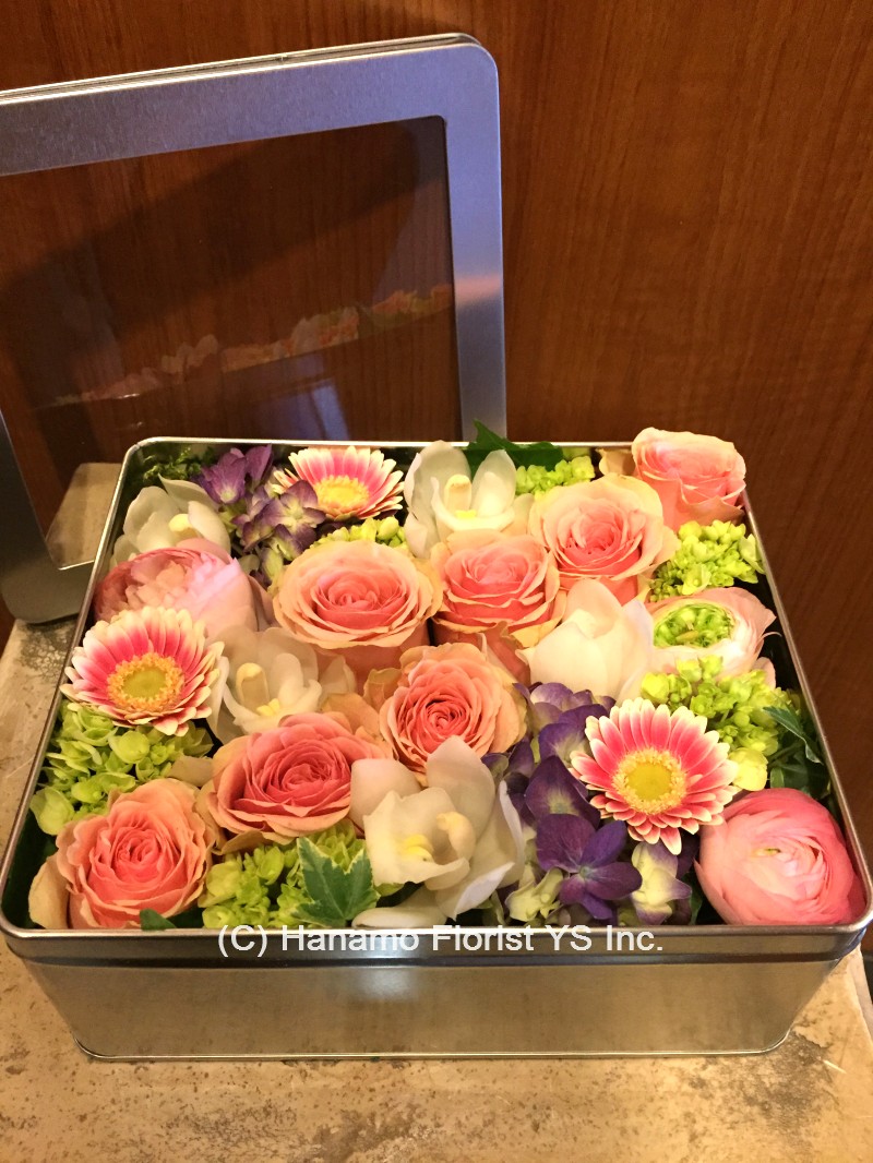 BOX401 Boxed Flowers Designer's Arrangement