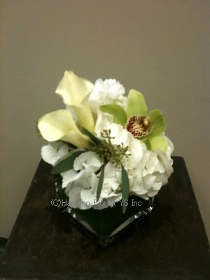 CUBE061 White& Green Flowers in 4"Cube Glass Vase