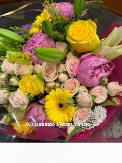 HAND505 Designer's Weekly Handtied Bouquet MediumSmall