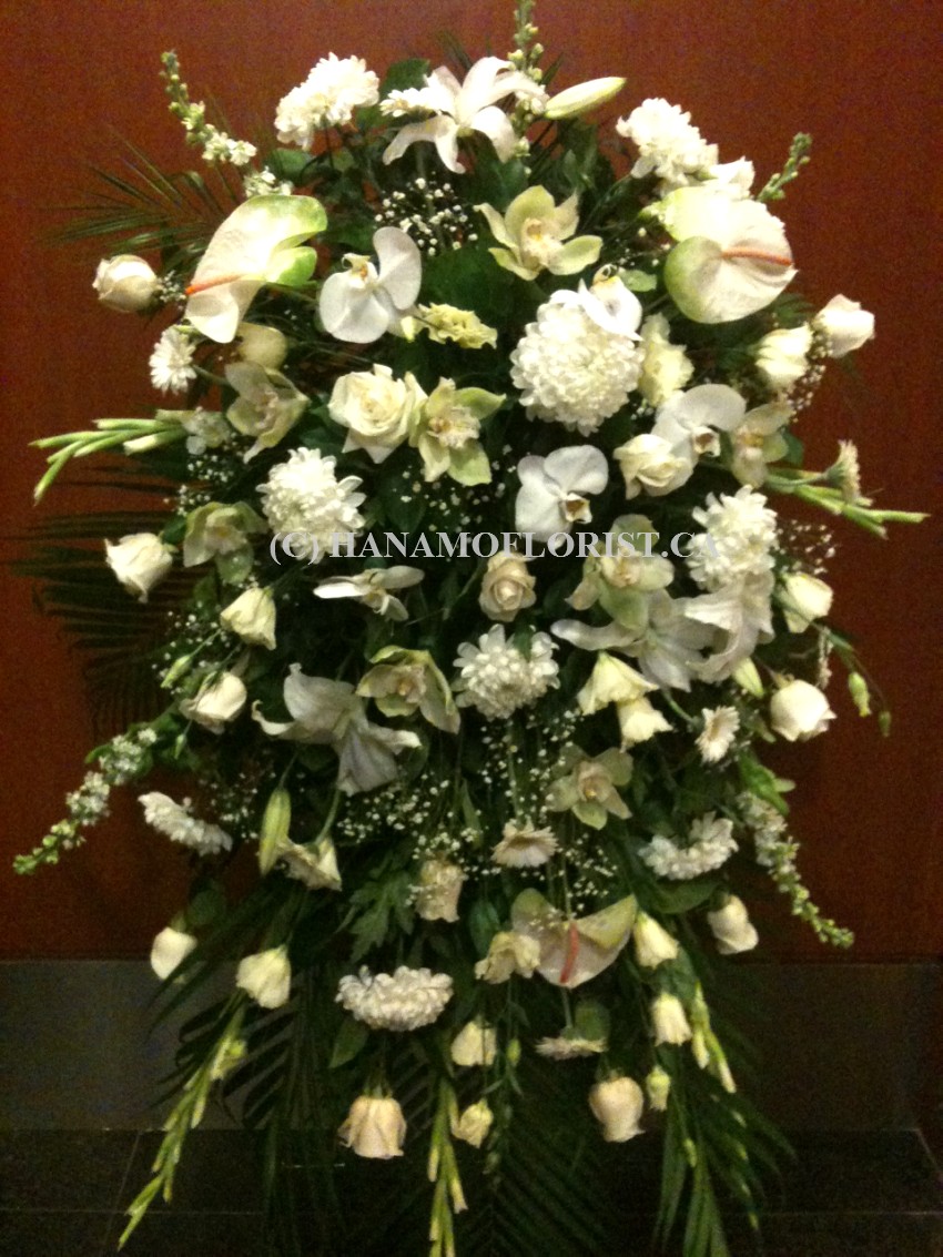 SYMP123 Memorial Spray Large with mostly White Flowers - Click Image to Close