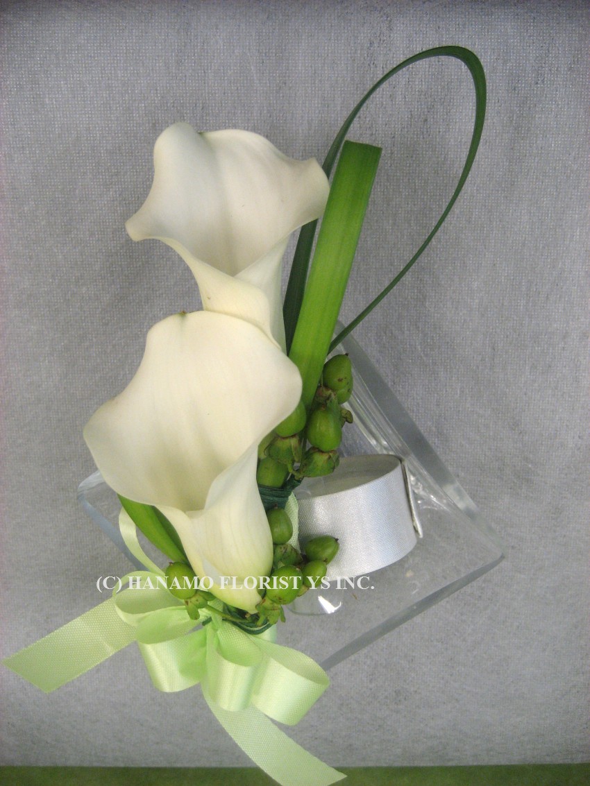 WCOR079 White Calla Wrist Corsage