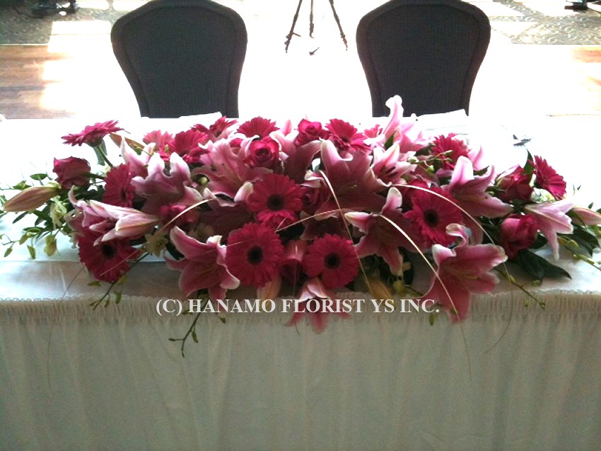 WEDO703 Head Table arrangement in Hot PInk & Fuchsia 3 feet