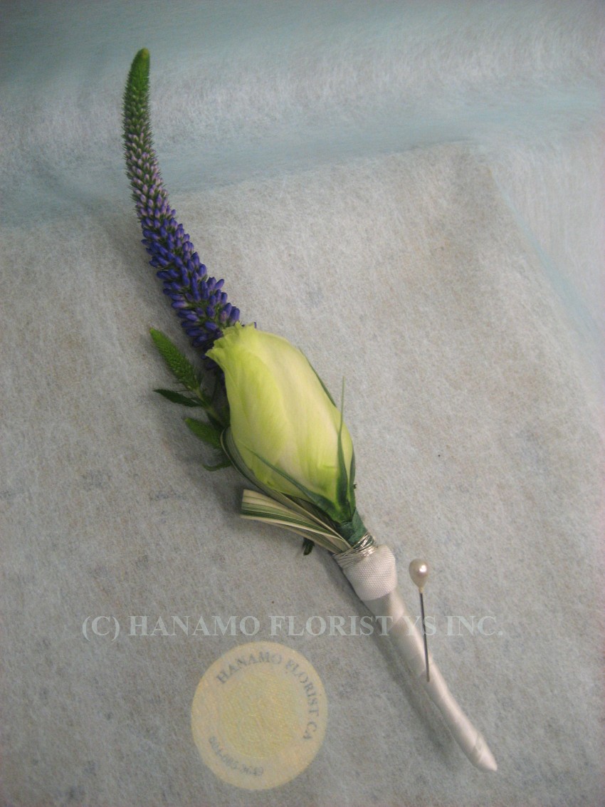 CORS001A Veronica & Lisianthus Stylish Boutonniere