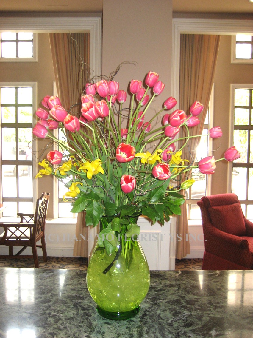 LOBB008 French Tulips in extra large vase - Click Image to Close