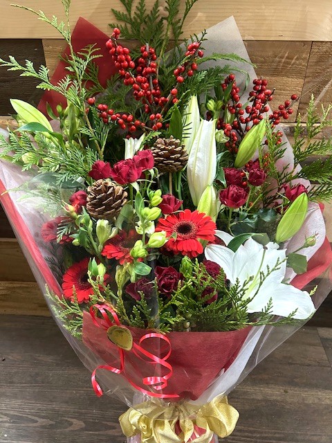 CMAS602 Designer's Festive Hand-tied Bouquet M