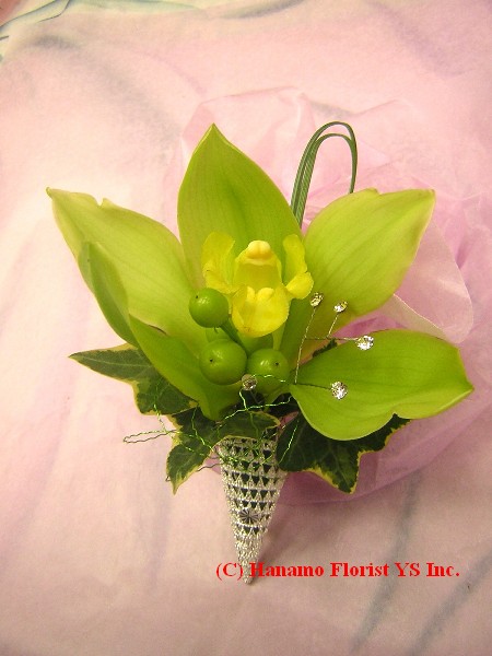 CORS003 Cymbidium Boutonniere on Jewel Holder (Magnet)